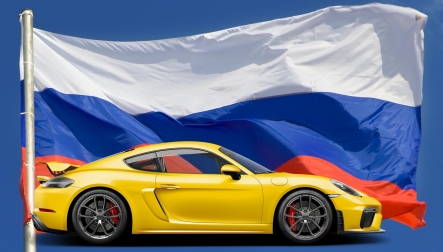 Hàng loạt mẫu xe Porsche đồng thời ngừng hoạt động đầy bí ẩn tại Nga